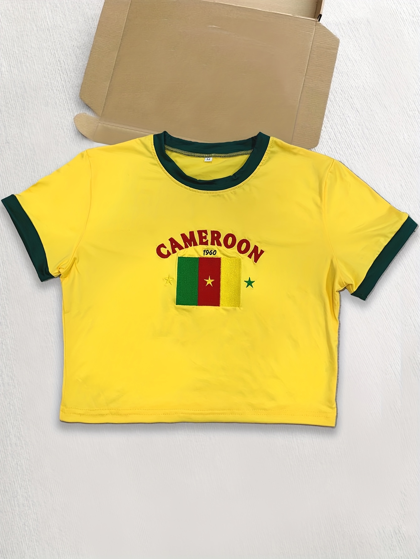 Crop top brodé avec le drapeau - Street Fashion Usa avis et prix
